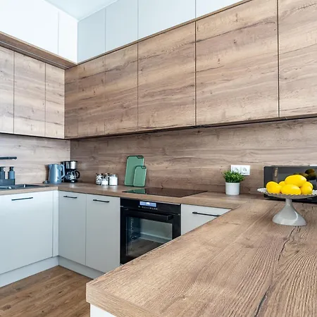 Nadbrzeżna Ac By Mia Apartament *